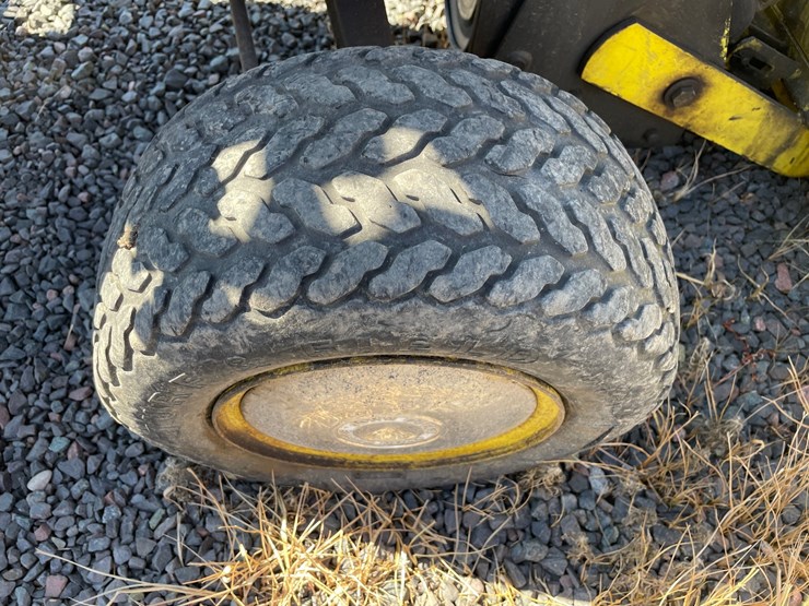 john-deere-300-image-19