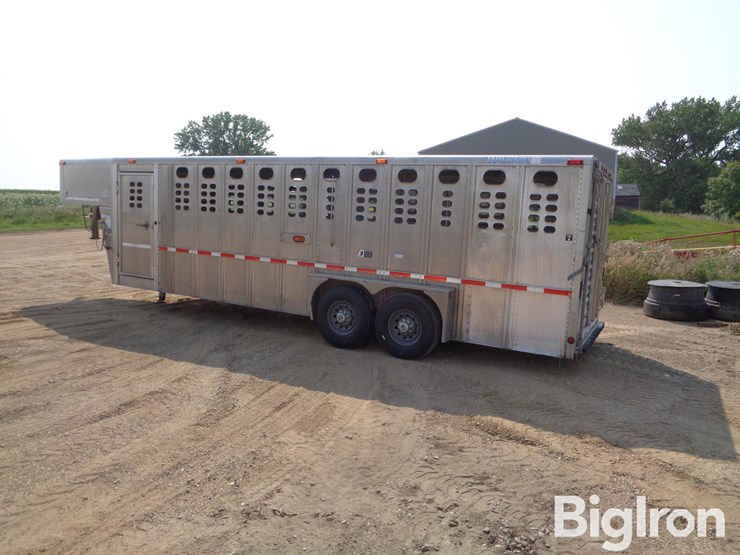 2002-wilson-livestock-trailer-image-8