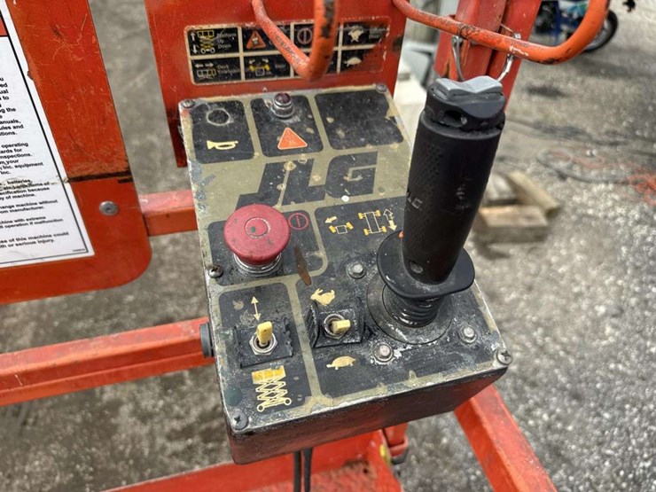 2000-jlg-2646e2-image-11