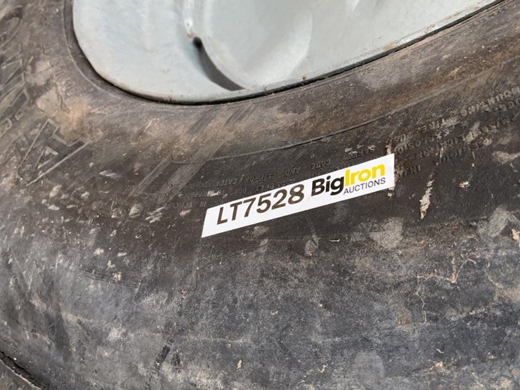 recapped-11r24.5-pivot-tires-&-rims-image-12