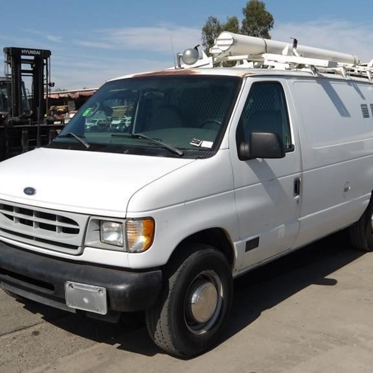 2002 FORD E350