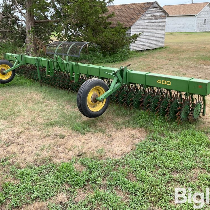 JOHN DEERE 400