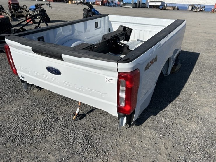 2025-ford-f350-image-1