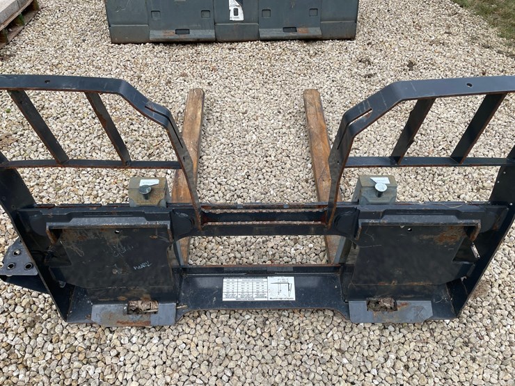 #904-•-bobcat-severe-duty-pallet-forks-(sun-prairie,-wi)-image-7