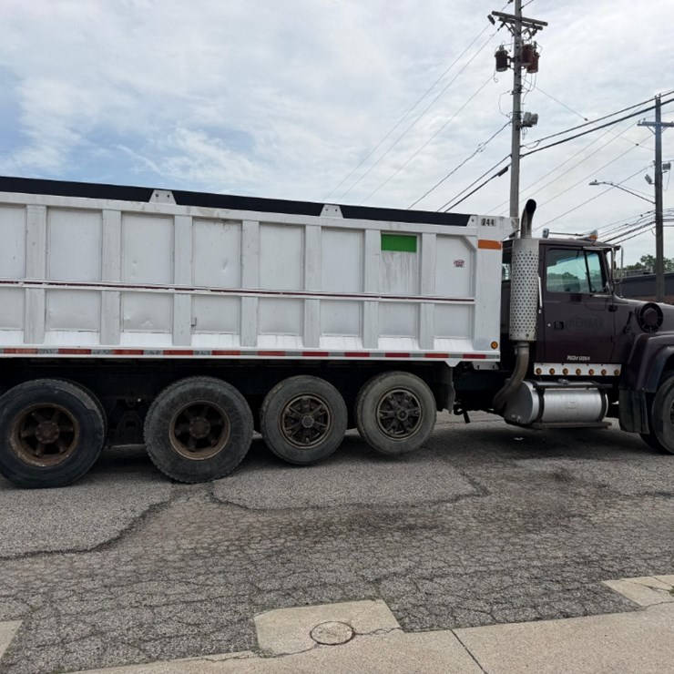 1997 FORD LT9000