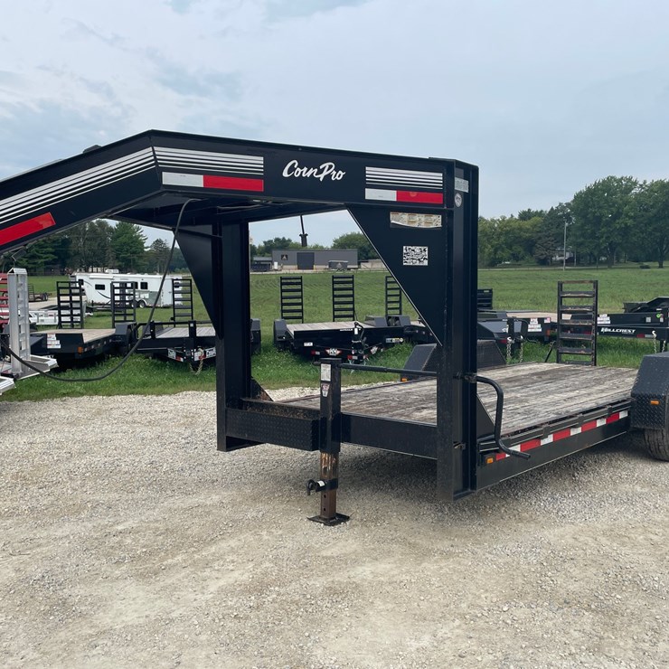 #404 • 2012 Corn Pro 7 x 18' Lo-Boy Gooseneck (Has WI Title) (Helenville, WI)