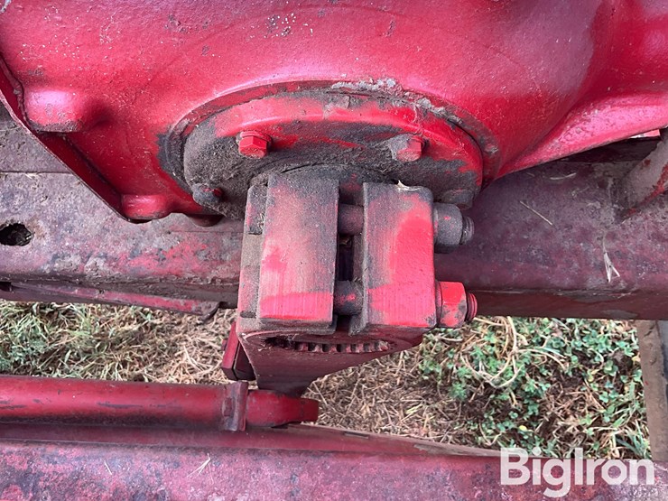 new-holland-275-image-15