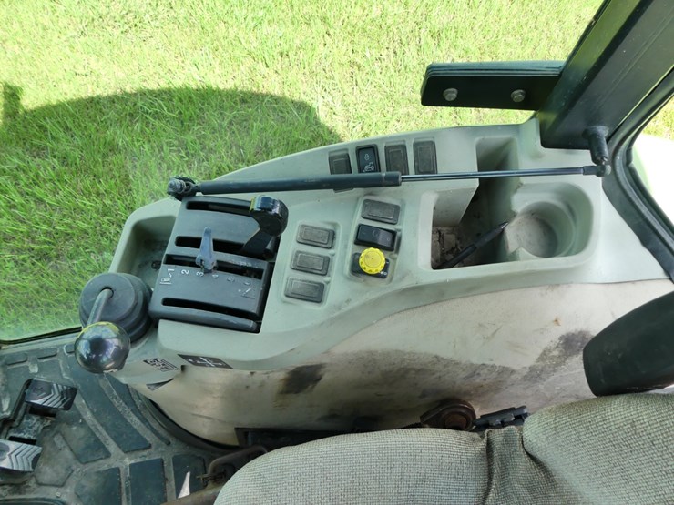 john-deere-3520-image-15