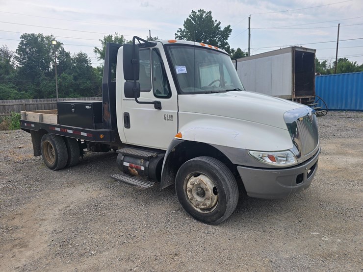 2006-international-durastar-4300-image-18