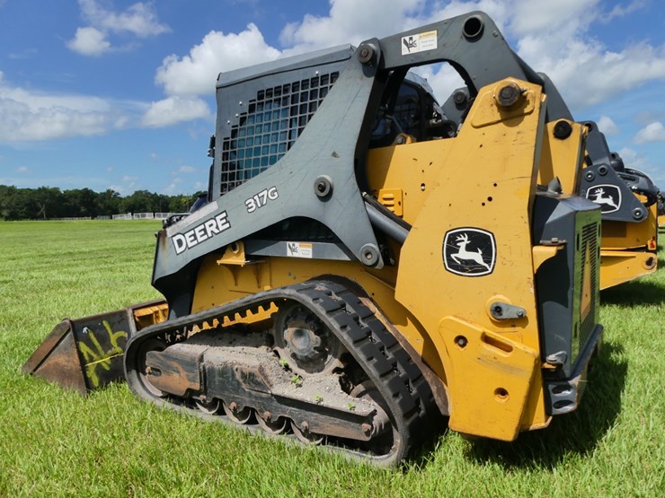 deere-317g-image-4