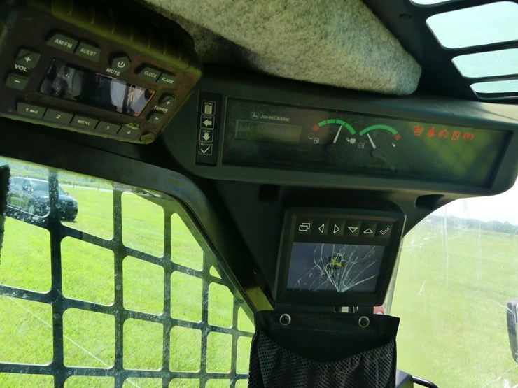 2018-deere-333g-image-17
