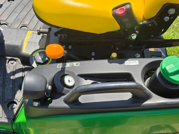 john-deere-1025r-image-31