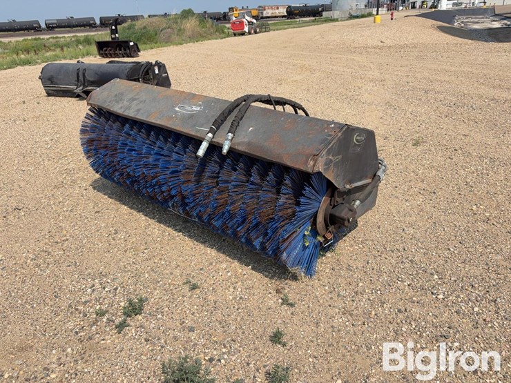 quick-attach-7’-sweeper-broom-attachment-image-1