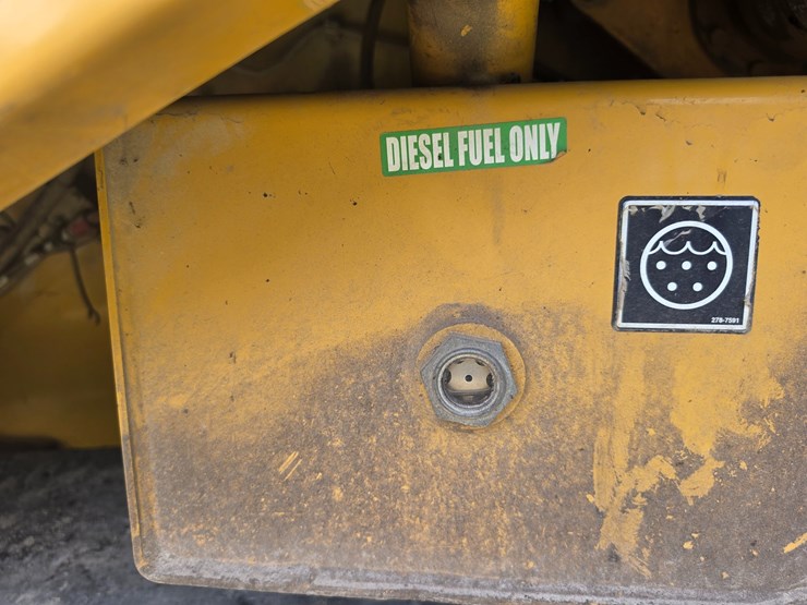 caterpillar-ap-1055f-image-81