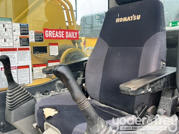 2018-komatsu-pc490-lc-11-image-35