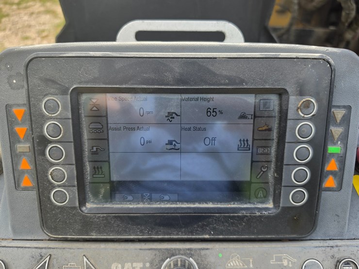 caterpillar-ap-1055f-image-18