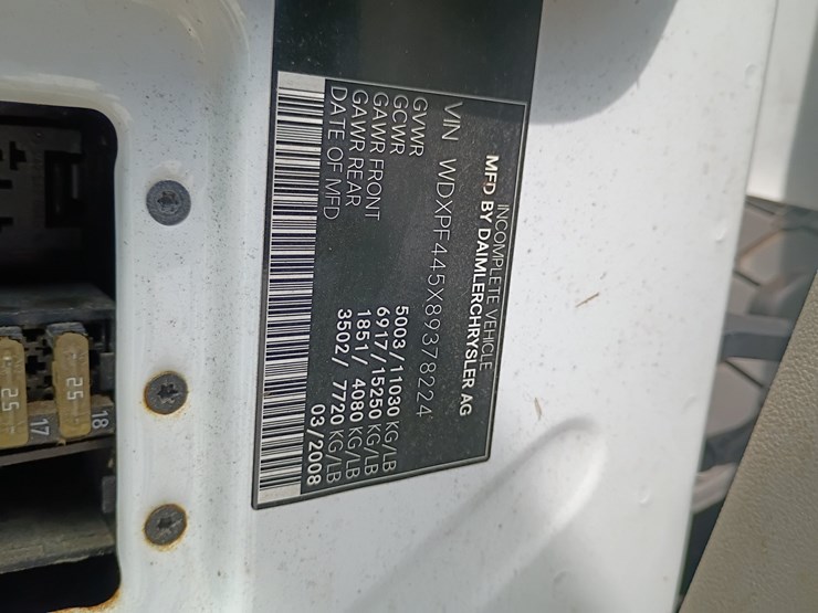 2008-dodge-sprinter-3500-image-32
