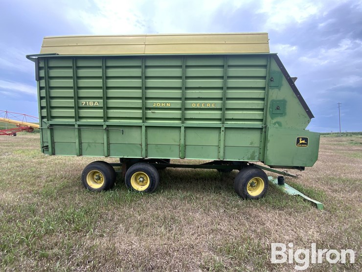 john-deere-716a-image-4