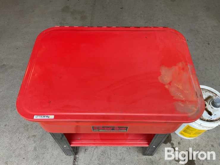 clarke-20-gal-parts-washer-table-image-9