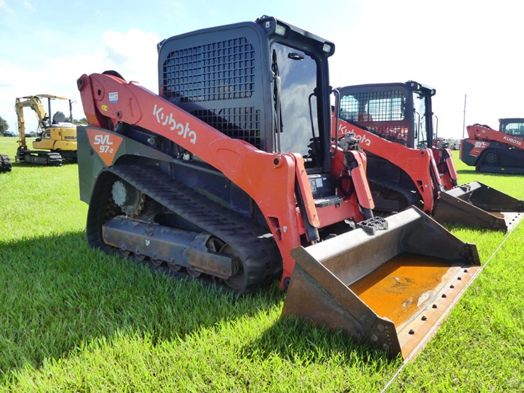 2023-kubota-svl97-2-image-2