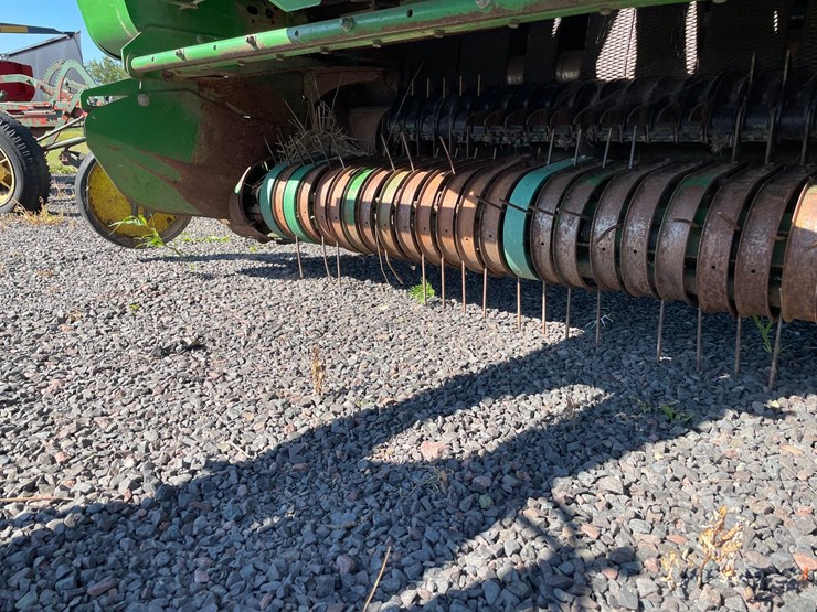 2003-john-deere-567-image-14