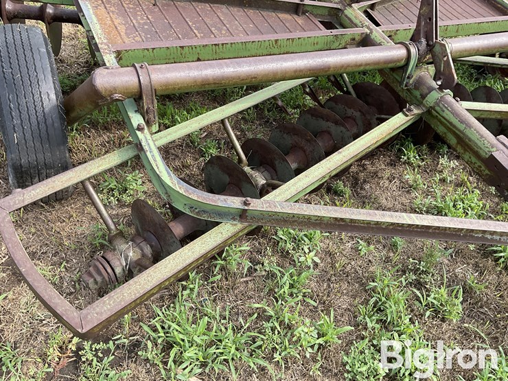 john-deere-12-image-16