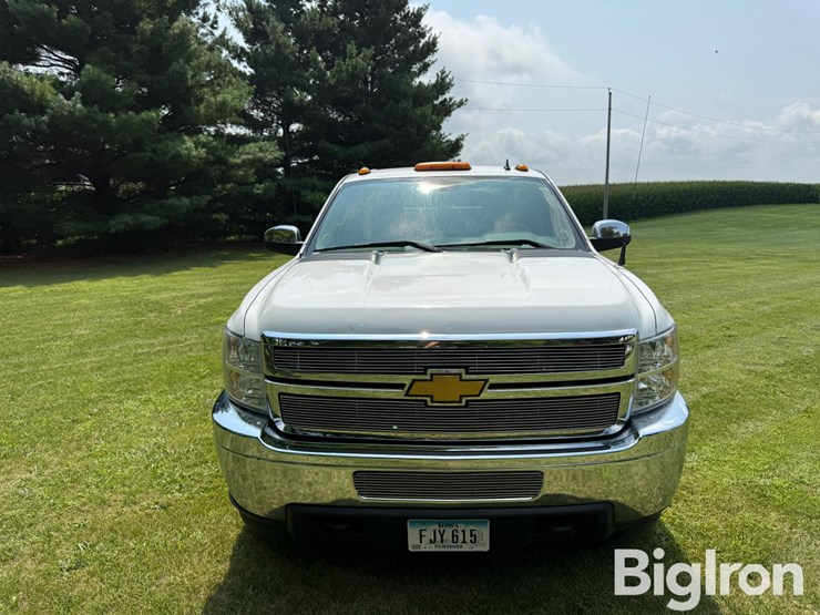 2012-chevrolet-k3500-image-2