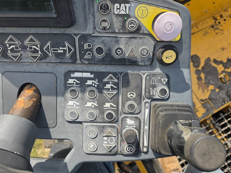 caterpillar-ap-1055f-image-30