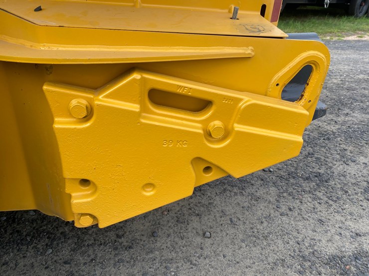 2024-deere-324g-image-15