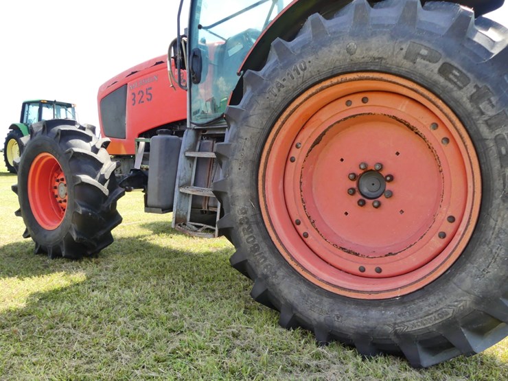 2013-kubota-m135gx-image-9