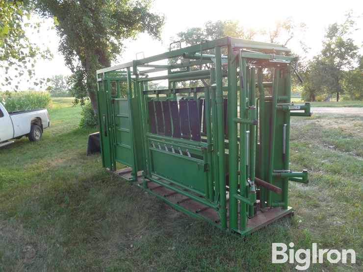 real-tuff-cattle-working-chute-image-5