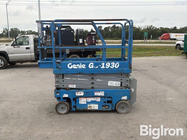 2018-massey-ferguson-730-image-4