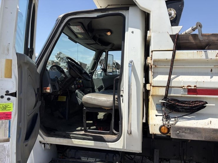2003-international-durastar-4300-image-12