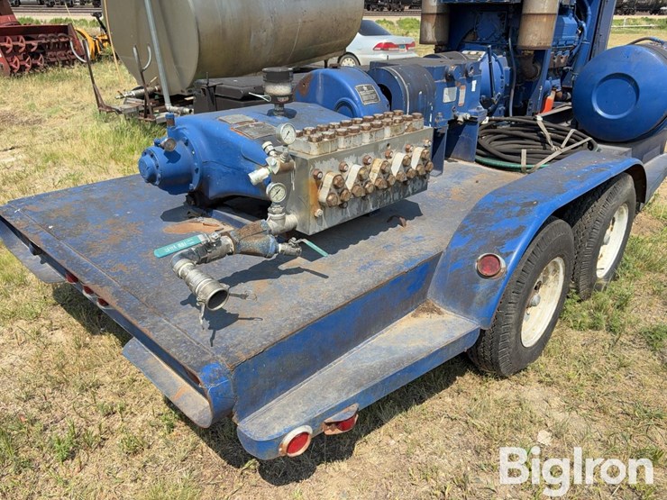 tritan-51020ss-diesel-water-pump-on-t/a-flatbed-trailer-image-17