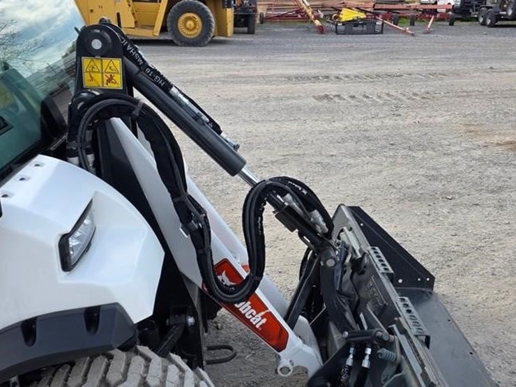 2024-bobcat-toolcat-uw56-image-9