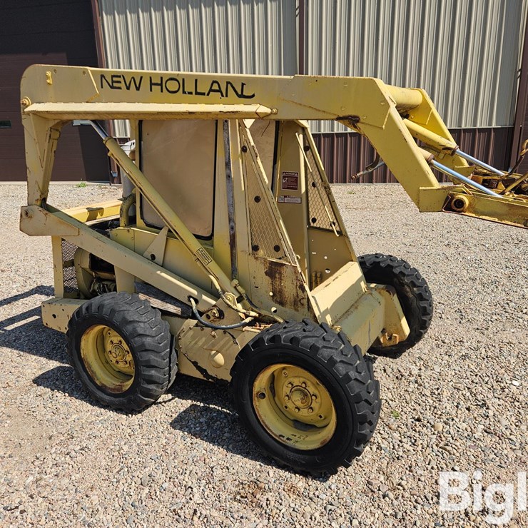 NEW HOLLAND L775