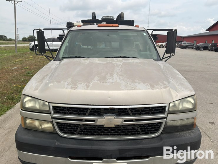2006-chevrolet-3500-image-10