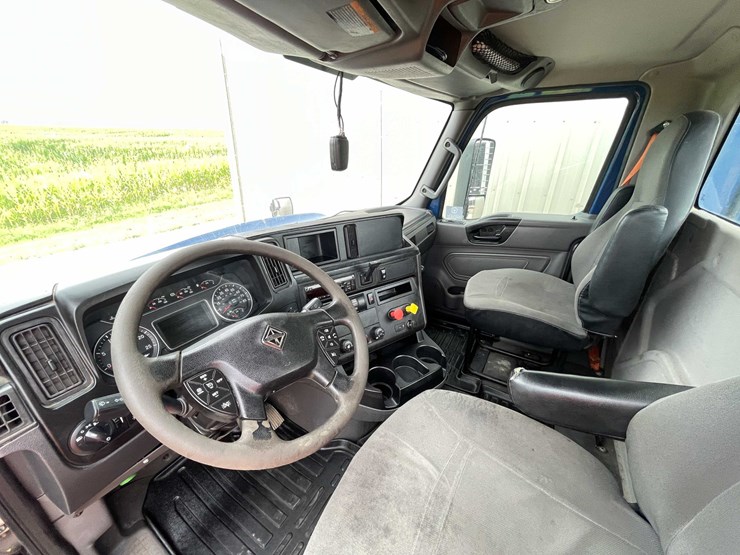 #108-•-2020-international-semi-tractor-(has-wi-title)-(denmark,-wi)-image-66