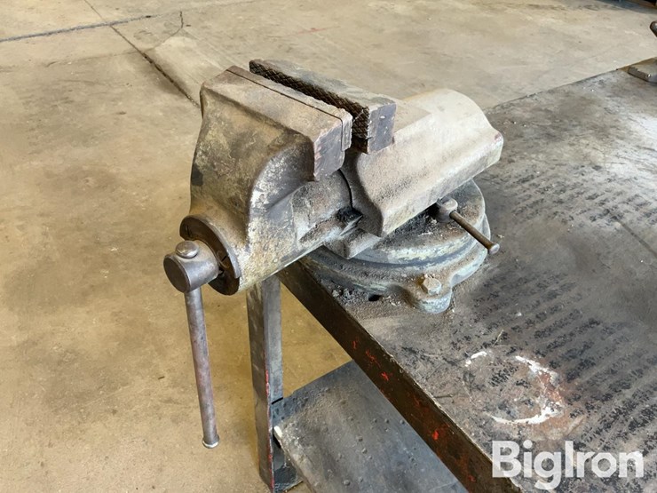 shop-built-3’x4’-steel-work-bench-image-15
