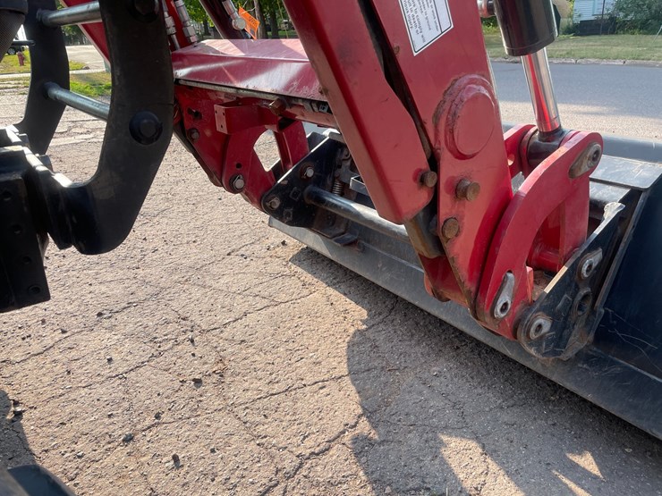 2019-case-ih-farmall-75a-image-44