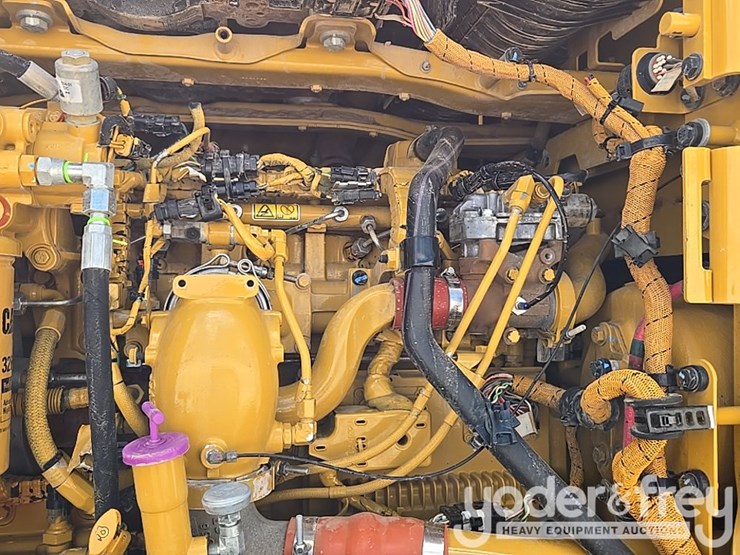 2016-caterpillar-140m3-awd-image-54