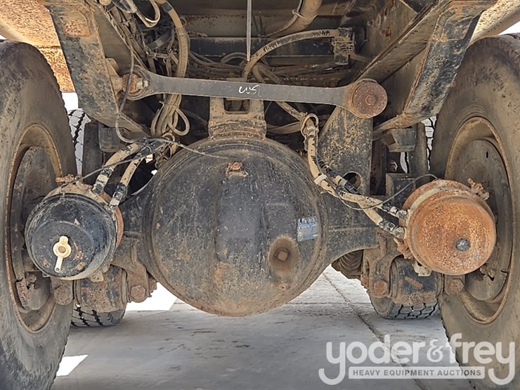 2005-peterbilt-357-image-30