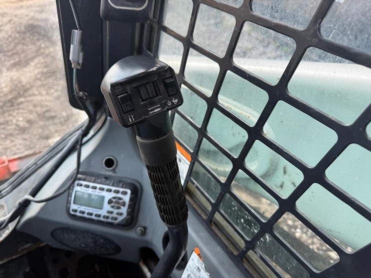 2017-bobcat-s590-image-20