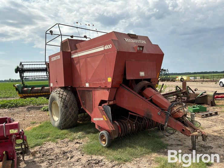 hesston-4800-image-3