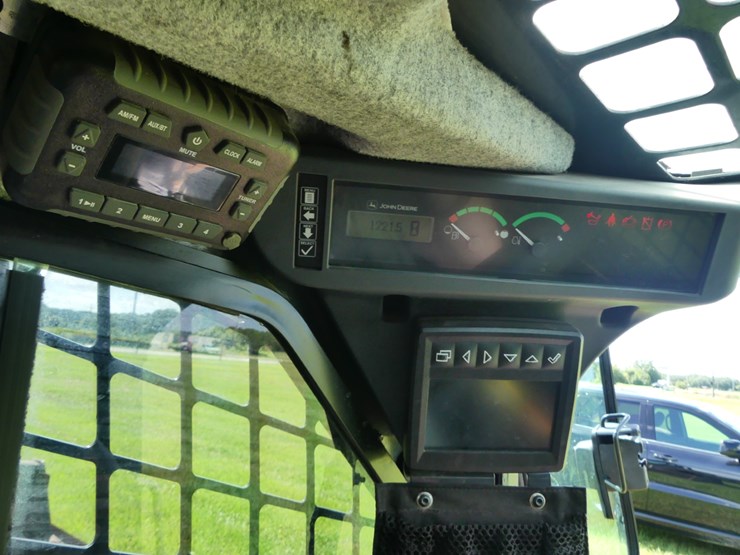 2024-deere-325g-image-16