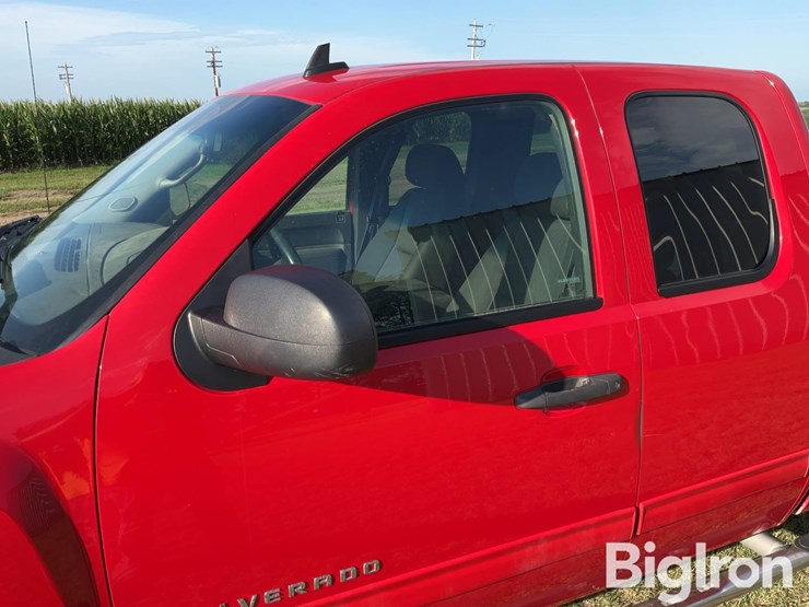 2013-chevrolet-1500-image-15