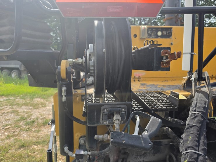 caterpillar-ap-1055f-image-45