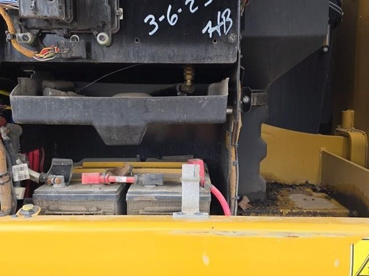 2018-caterpillar-m322f-image-54