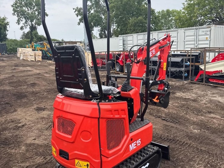 new-sd-lanch-co-mini-excavator-model-me15-image-5