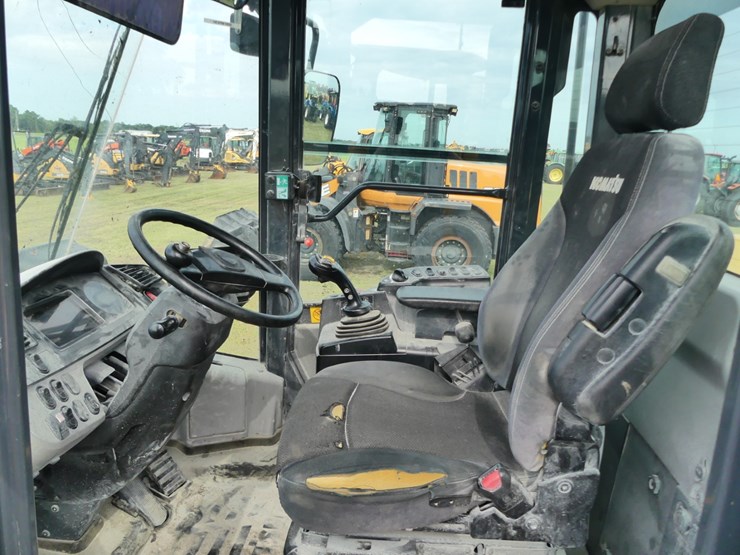 komatsu-wa320-image-16